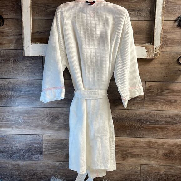 Tommy Hilfiger Sleepwear Ladies Bath Robe, White and Pink, Size L/XL - Picture 6 of 9
